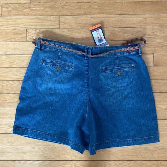 🔴 2 for $25 Gloria, Vanderbilt shorts size 16 - Picture 8 of 13